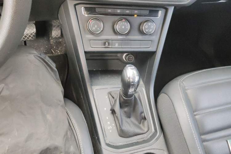 Used Volkswagen Touran 2018 Volkswagen Touran L 280TSI DSG Style Edition 7 Seats China V Emission Standard Gear Lever