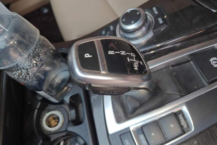 Used BMW 5 Series 2011 535Li Leading Model