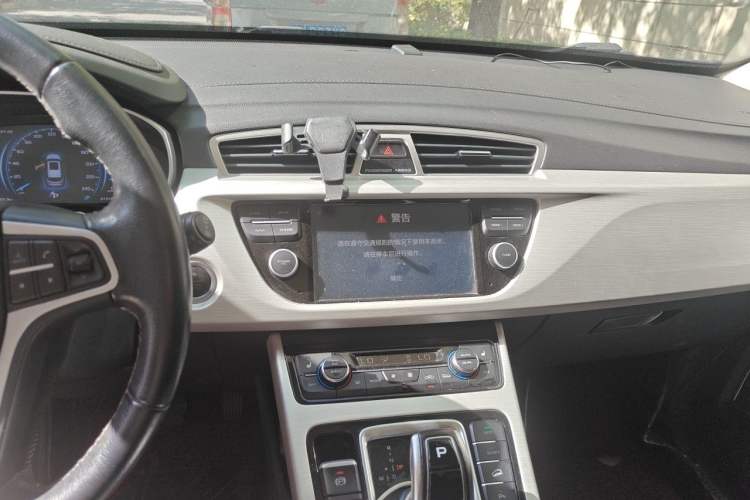 Used Geely Auto Emgrand X7 Sport 2020 1.8TD DCT Two-Wheel Drive Smart Connect 4G-Enabled Version