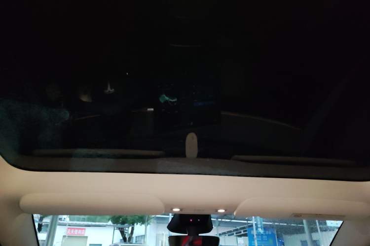 Used Tesla Model Y 2024 Long-Range All-Wheel-Drive Version
