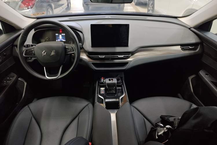 Used Hongqi E-QM5 2023 Base Travel Edition