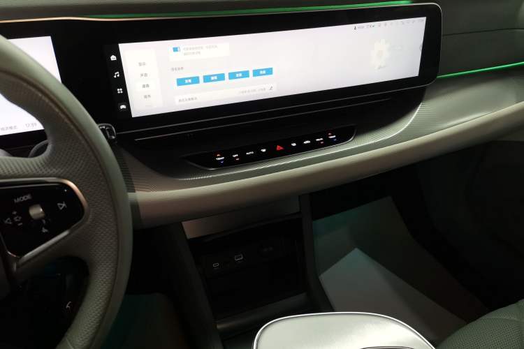 Used ARCFOX Alpha S 2023 735E+ Forest Edition 160kW Audio And AC Panel