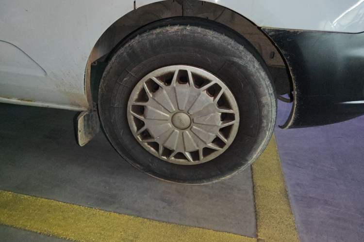 Used Ford Transit 2019 2.0T Diesel Multi-Purpose Commercial Vehicle Mid-Drive Mid-Roof 6-Seater China VI Standard
