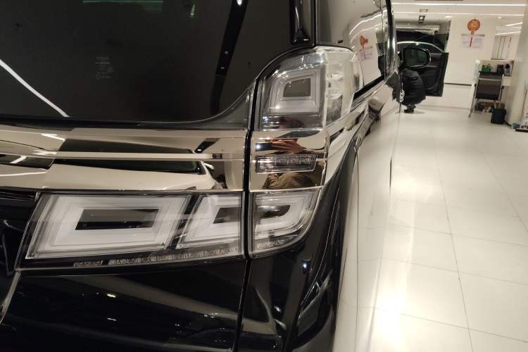 Used Toyota Vellfire 2021 Crown Dual-Engine 2.5L HV Supreme Edition