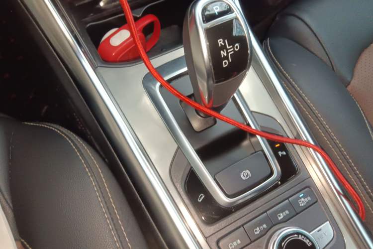 Used BYD Song New Energy 2017 Song DM 1.5TID All-Wheel Drive Luxury Model Gear Lever