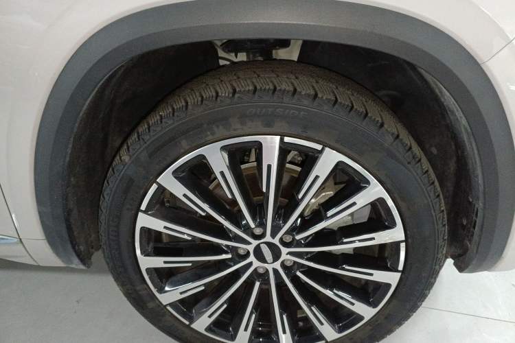 Used Geely Auto Monjaro L Intelligent Engine 2024 1.5T Tiangong Edition Right Front Wheel Hub