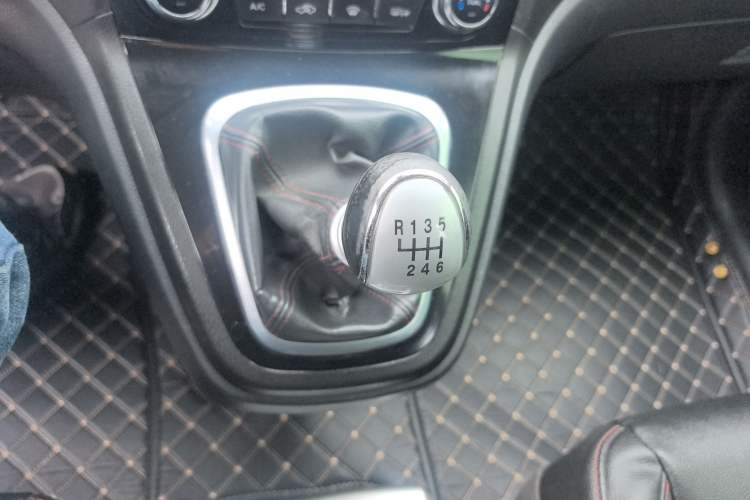 Used Haval H6 2013 Upgraded Model 1.5T Manual Two-Wheel Drive Elite Version