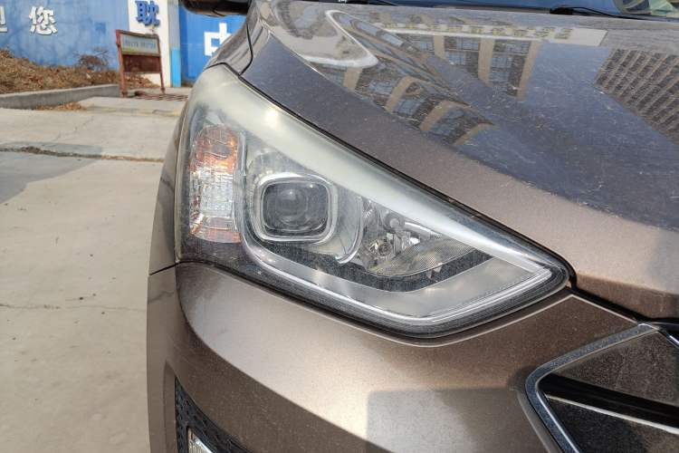 Used Hyundai Santa Fe 2013 2.4L Automatic Two-Wheel Drive Smart Version