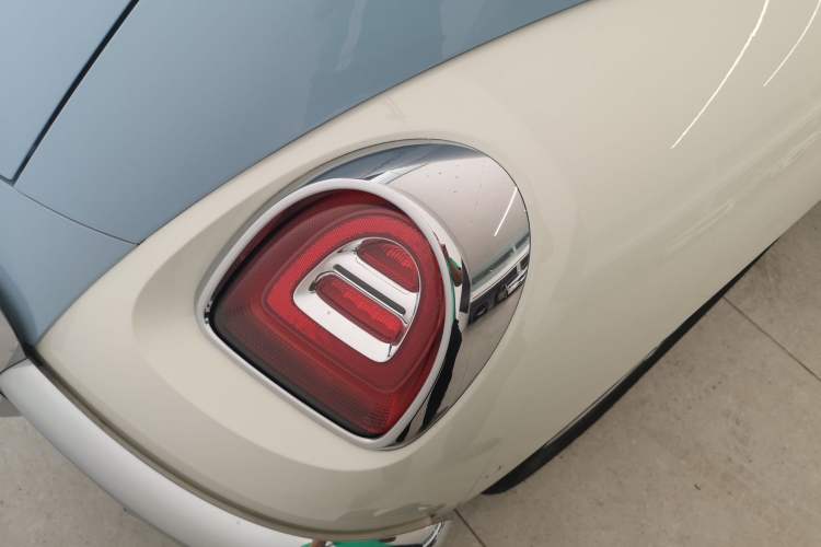 Used ORA Ballet Cat 2023 401 km Luxury Version Right Rear Taillight