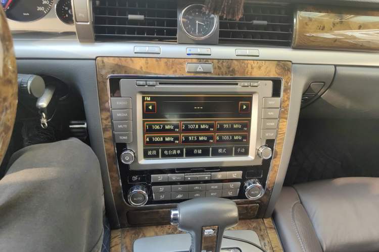 Used Volkswagen Phaeton 2011 3.6L V6 4-Seater Extended-Length Individual Edition