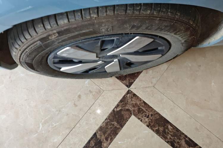 Used Dongfeng NAMMI 01 2024 330 Air Left Front Wheel Hub