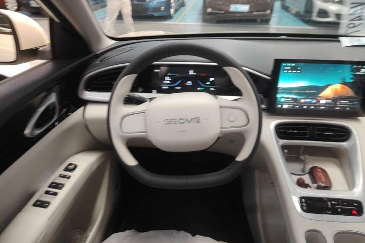 Used Geely Galaxy Geome 2026 Model 310km Youth Edition
