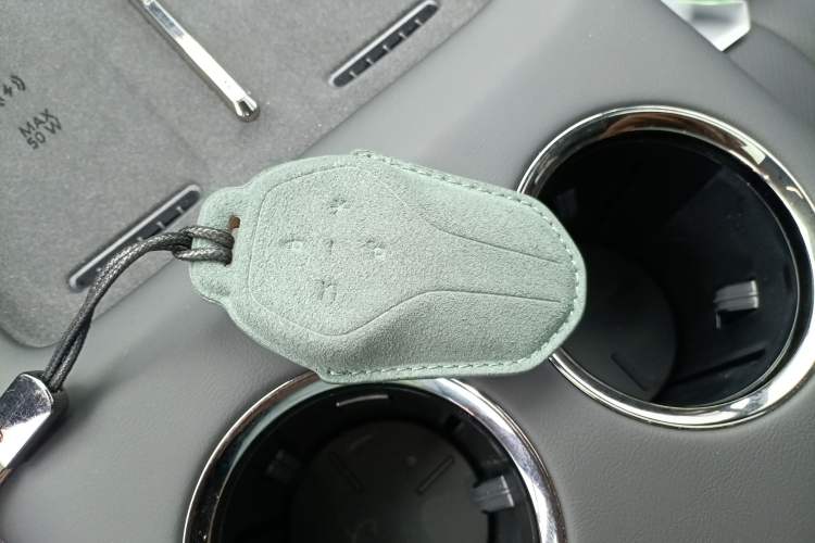 Used Hyptec HL 2025 700 Ultra Six-Seater All-Wheel-Drive LiDAR Version