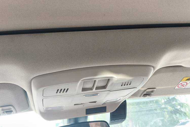 Used Buick Envision 2015 20T Two-Wheel-Drive Elite Model
