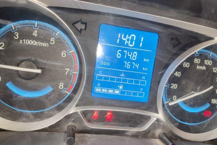 Used Suzuki Wagon R X5 2015 1.4L Flagship Model China V Standard Odometer Close Up