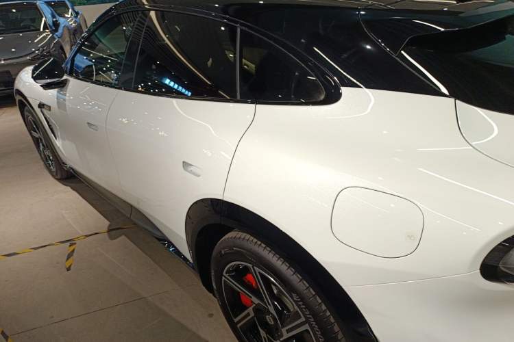 Used Xiaomi Auto YU7 2025 Ultra-Long Range High-Performance All-Wheel-Drive Max Edition
