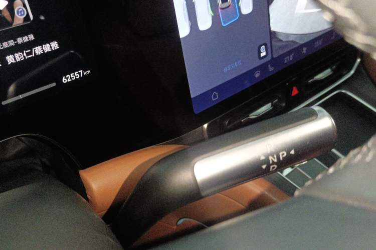 Used Hima AITO M9 2024 Range-Extended Ultra Version 42 kWh 6-Seater Model Gear Lever