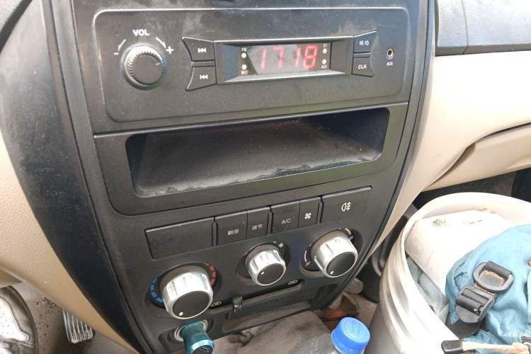 Used Dongfeng Xiaokang EC36 2022 Standard Edition CATL Battery Audio And AC Panel