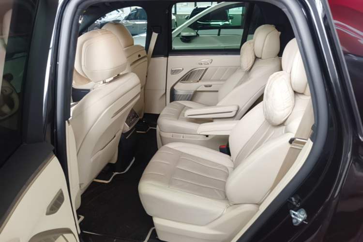 Used ONVO Luxeed L90 2025 Model—Ultra Six-Seater Version
