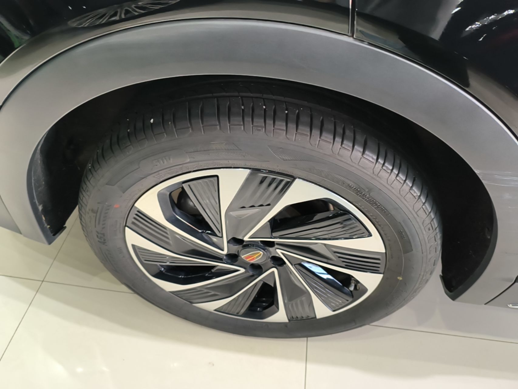 Hongqi HS7 PHEV 2024 2.0T PHEV Two-Wheel Drive Flagship Edition 6 Seats — снимка 11