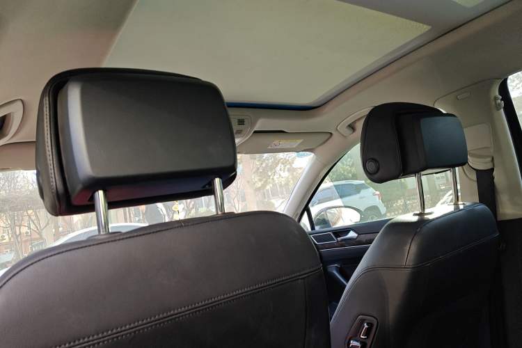 Used Volkswagen Magotan 2017 330TSI DSG Luxury Model
