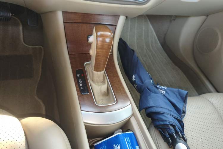 Used Nissan Sylphy 2009 2.0XL CVT Luxury Edition Gear Lever