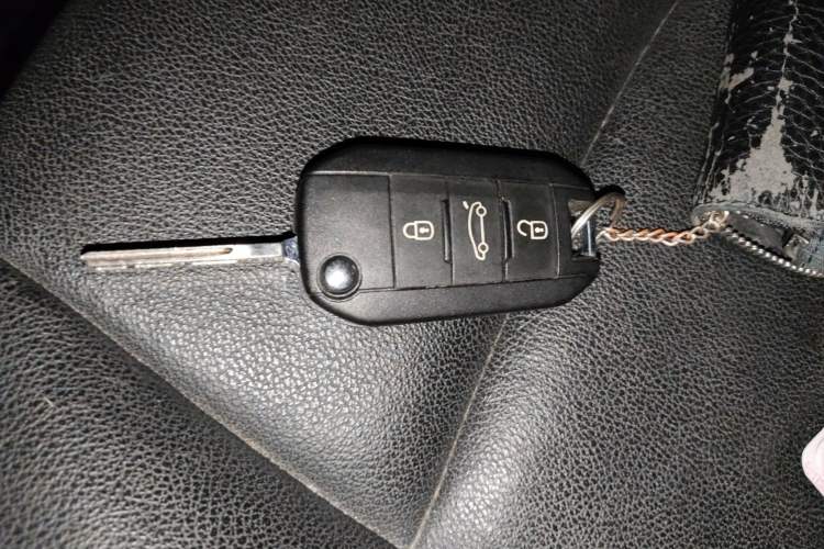 Used Peugeot 301 2014 1.6L Manual Comfort Edition
