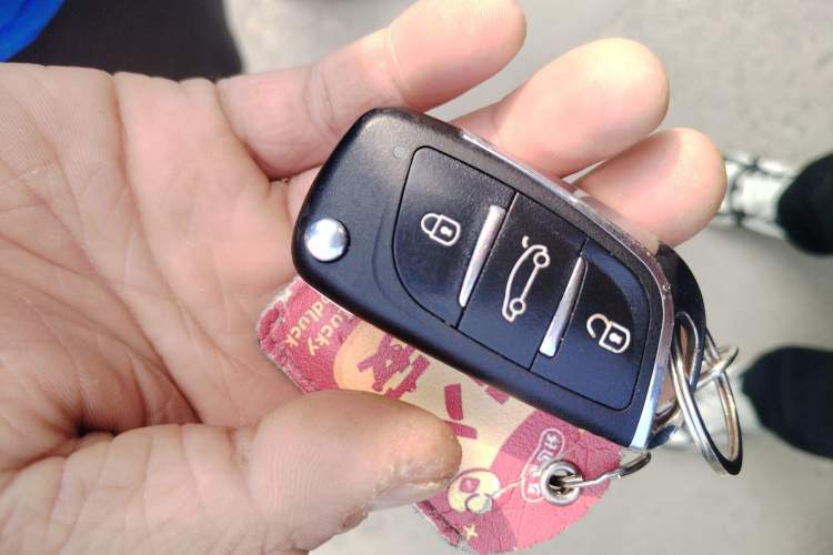 Used Wuling Hongguang V 2022 1.5L Jingqu Version Hydraulic Power Steering LAR