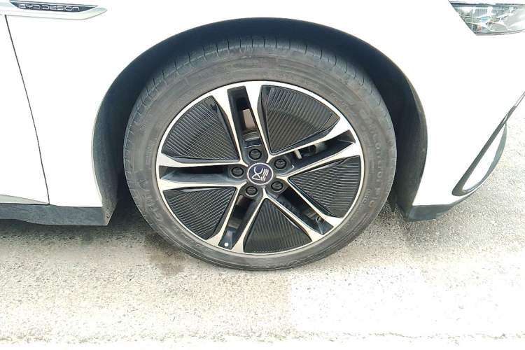 Used BYD Han 2023 EV Champion Edition 605KM Front-Drive Premium Model
