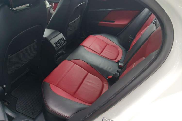 Used Jaguar XE 2015 2.0T 200 PS R-Sport
