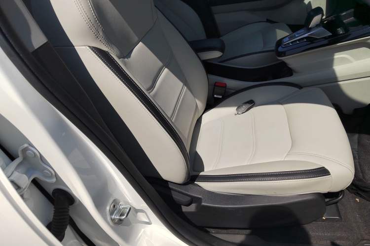 Used BYD Yuan Pro 2021 401 km Luxury Version Right Front Seat