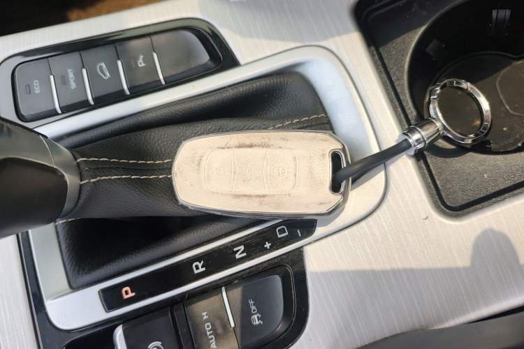 Used Geely Auto Emgrand X7 Sport 2018 1.8TD Automatic Two-Wheel Drive Smart Connect 4G Internet Edition Vehicle Key