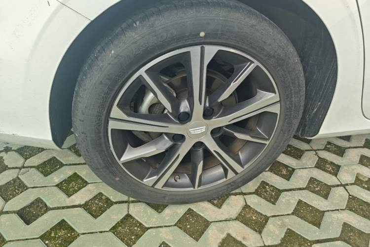 Used Geely Auto Emgrand 2023 4th Generation Champion Edition 1.5L CVT Prestige Model