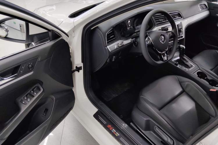 Used Volkswagen Lamando 2019 230TSI DSG Fashion Edition China VI Driver Seat