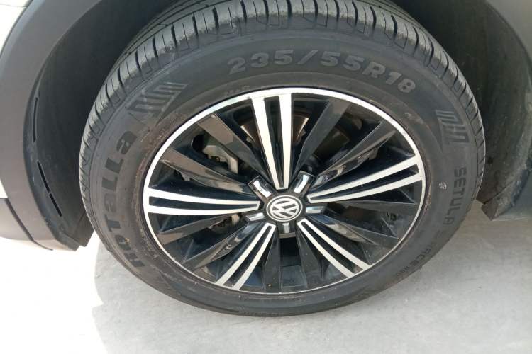 Used Volkswagen Tiguan L 2019 330TSI Automatic Two-Wheel Drive Panoramic Comfort Edition China VI Standard
