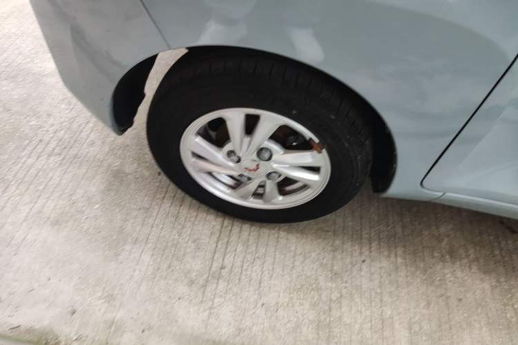 Used Wuling Hongguang MINIEV 2020 Zizai Version Lithium-NMC Left Front Wheel Hub