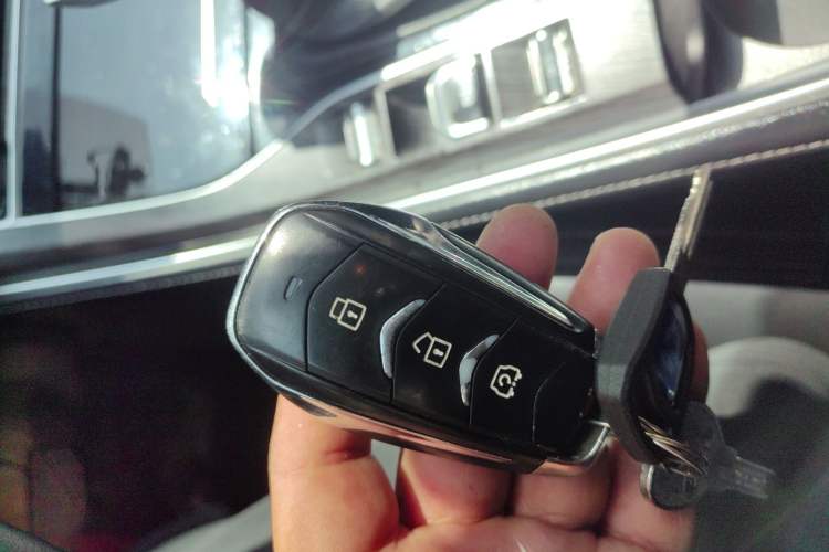 Used Dongfeng Fengon 580 2022 1.5T Automatic Enjoyment Model Vehicle Key