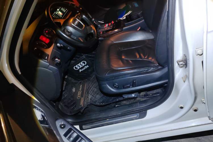 Used Audi A4L 2012 2.0 TFSI automatic Comfort trim level