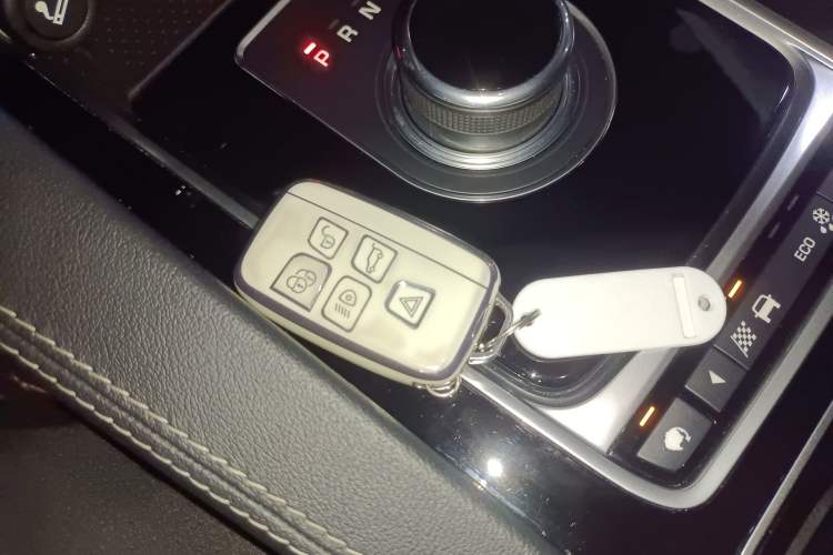 Used Jaguar F-PACE 2016 2.0T Two-Wheel-Drive R-Sport Sport Edition
