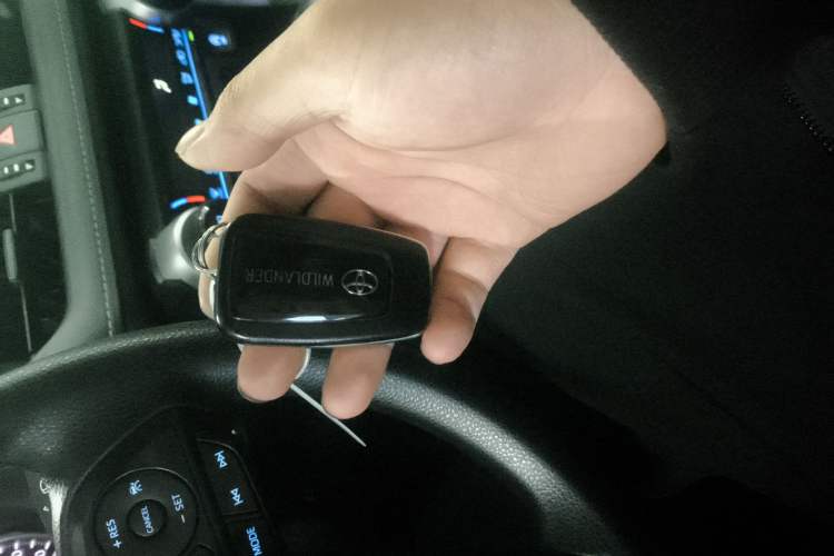 Used Toyota Wildlander 2020 2.0L CVT Two-Wheel Drive Luxury Edition Vehicle Key