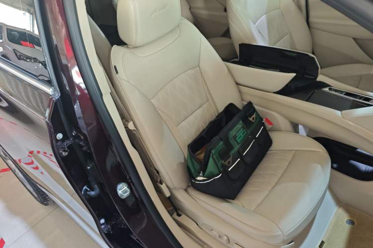 Used Buick Enclave 2022 652T 4x4 Avenir 6-Seater
