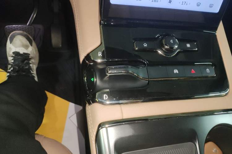 Used Nio ES8 2020 415 km Range 7-Seater Version Gear Lever