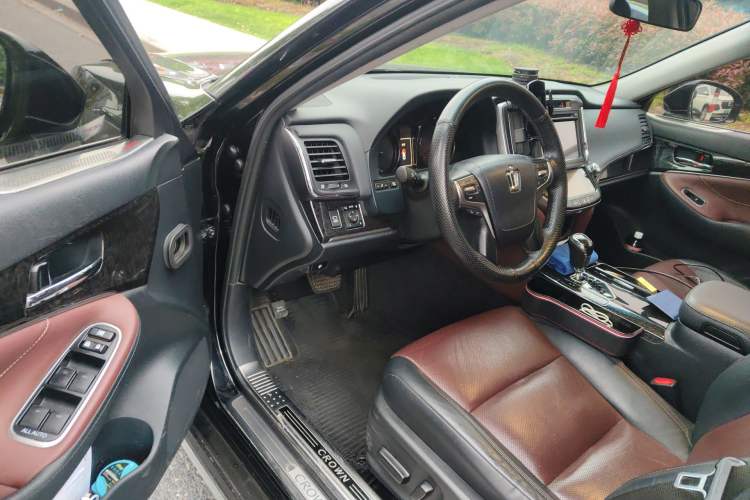 Used Toyota Crown 2018 2.0T Sport Edition Driver Seat