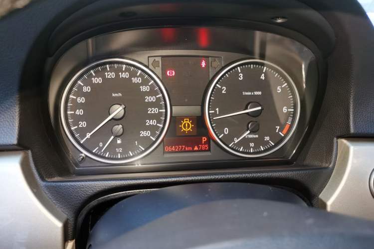 Used BMW 3 Series 2011 320i Luxury Edition
