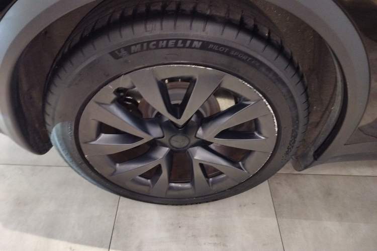 Used Tesla Model X 2023 Dual-Motor All-Wheel-Drive Version Right Rear Wheel Hub