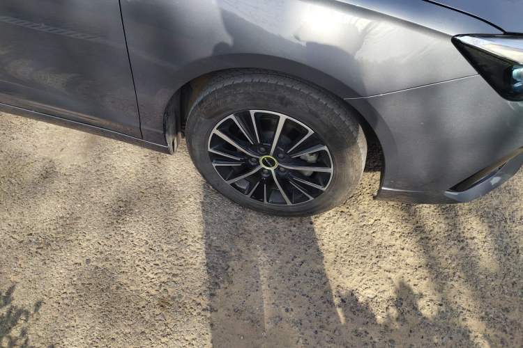 Used Roewe i5 2021 1.5L Manual Diamond Edition Right Front Wheel Hub