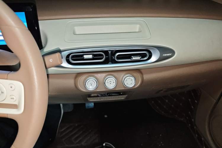 Used Wuling Hongguang MINIEV 2025 Four-Door Version Advanced Edition
