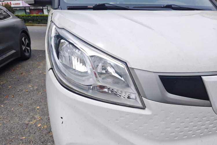 Used SAIC MAXUS EV30 2021 Pure Electric Smart Logistics Expert with Long Wheelbase—CATL