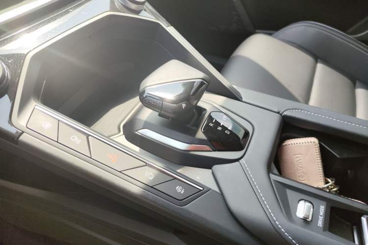 Used Lynk & Co 06 EM-P 2023 1.5T Remix PHEV Shero