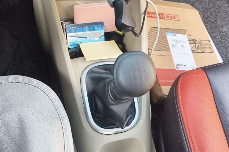 Used Venucia R50 2013 1.6L Manual Fashion Edition